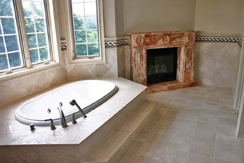 Relax in the jacuzzi bath with a fireplace!